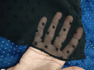 Blusa cruzada negra de Shein.