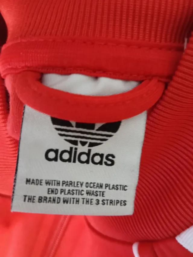 Conjunto deportivo Adidas rojo