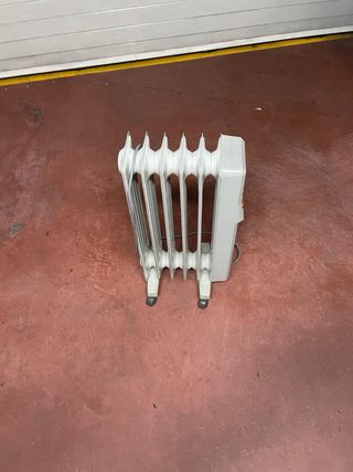 Radiador eléctrico con ruedas