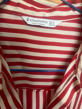 Camisa Stradivarius Rayas Rojas Talla S