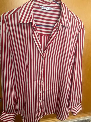 Camisa Stradivarius Rayas Rojas Talla S