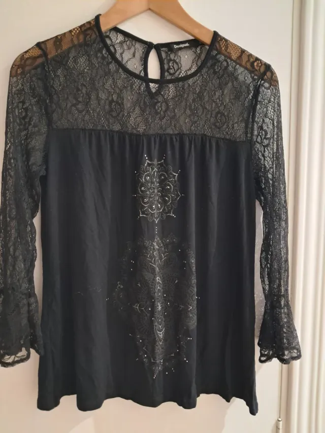 Camiseta Desigual encaje negra