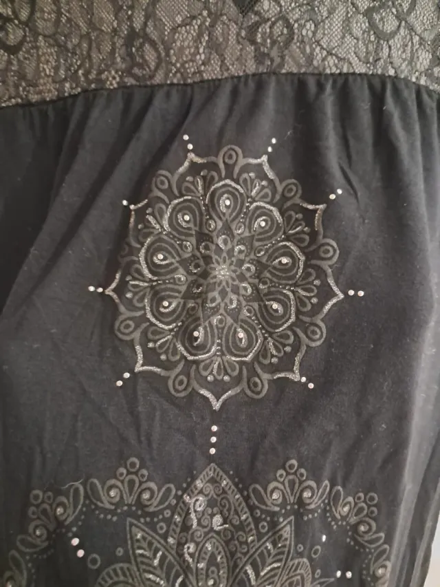 Camiseta Desigual encaje negra