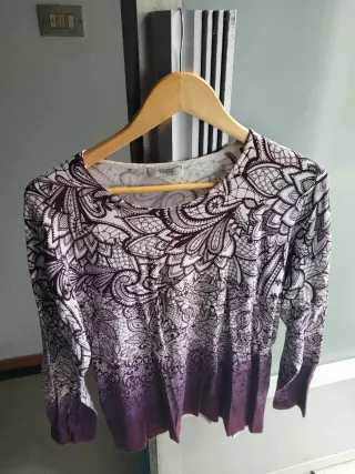 Chaqueta morada con jersey talla M