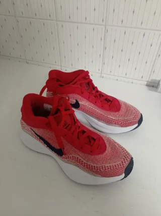 Zapatillas Nike Talla 36 Rojas y Blancas