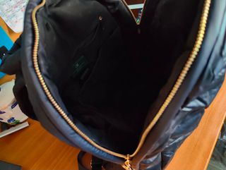 Mochila negra acolchada