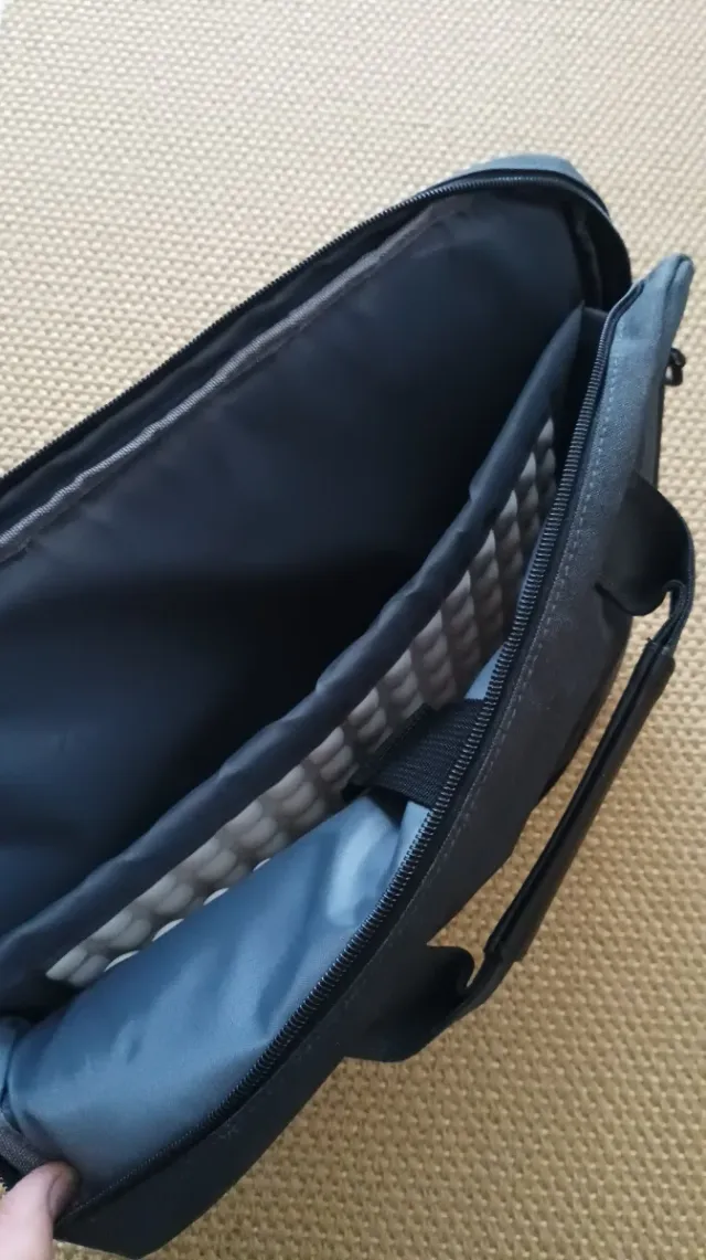 Maletín para ordenador gris