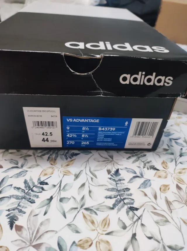 Zapatillas Adidas marrónes