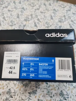 Zapatillas Adidas marrónes