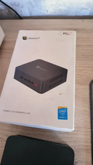 Mini PC Beelink u57 i5 8gb/256gb
