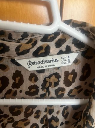 Camisa animal print Stradivarius Talla S