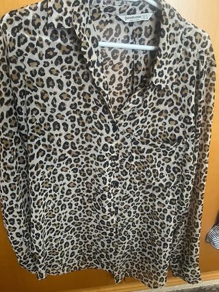 Camisa animal print Stradivarius Talla S