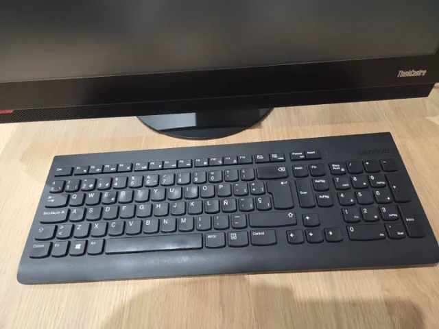 Ordenador All-in-One Lenovo Negro