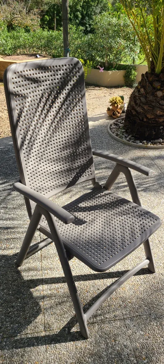 Silla de jardín plegable beige y gris