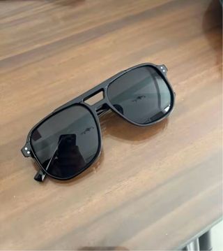 Gafas de sol negras estilo aviador