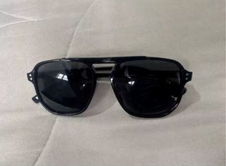 Gafas de sol negras estilo aviador