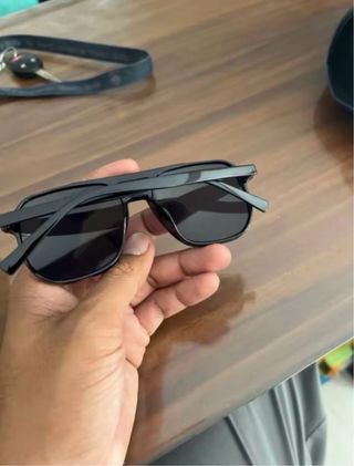 Gafas de sol negras estilo aviador