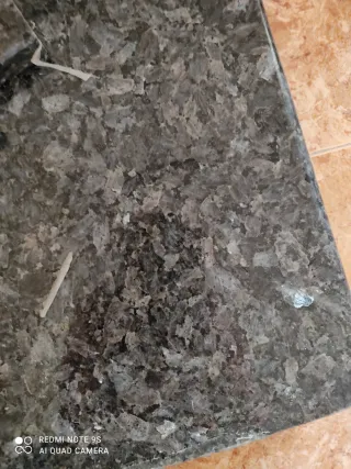 Pieza de granito negro