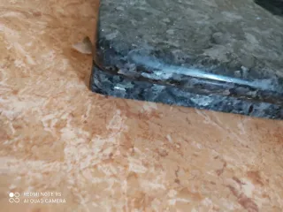 Pieza de granito negro