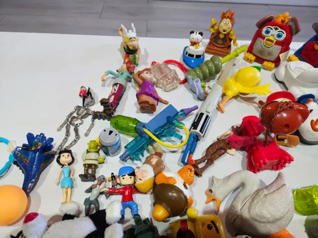 Lott di Figure di Personaggi Infantili