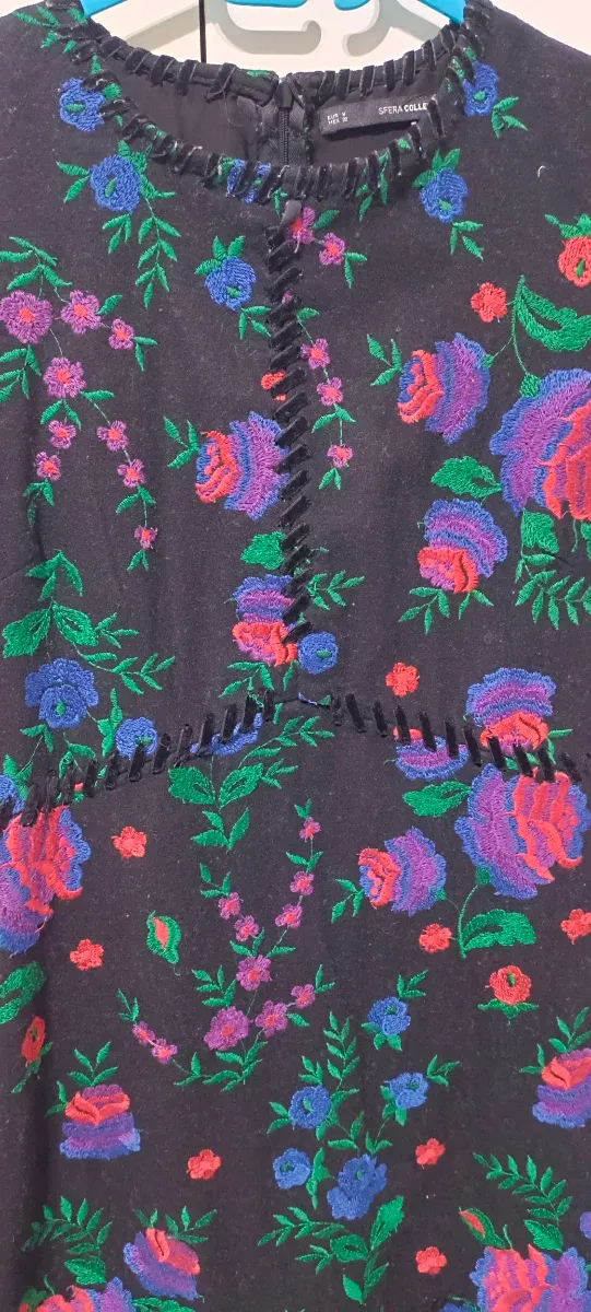 Vestido estampado floral negro