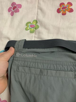 Pantalón Columbia chico con etiqueta
