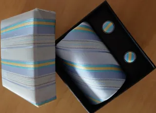 Corbata y gemelos JCS rayas azul, amarillo