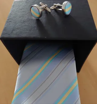 Corbata y gemelos JCS rayas azul, amarillo