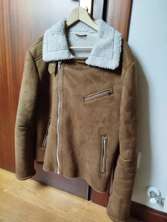 Cazadora Zara Man, de Serraje( piel sintética).