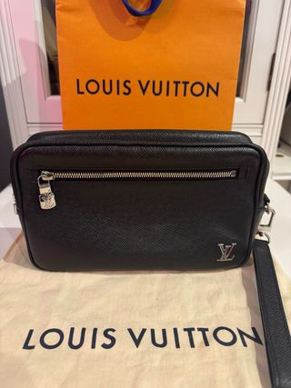 Cartera Louis Vuitton Kasai Negra Plata