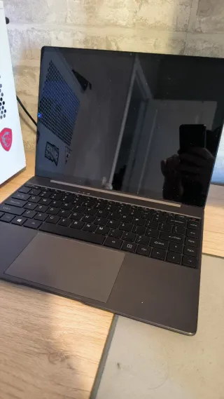 Portátil Chuwi Táctil