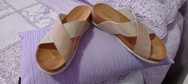 Sandalias Giossepo Plataforma Beige y Dorado