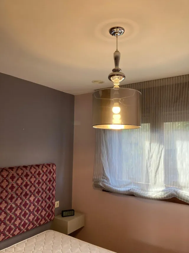 Habitación completa: 2 camas y cabecero+ mesillas.