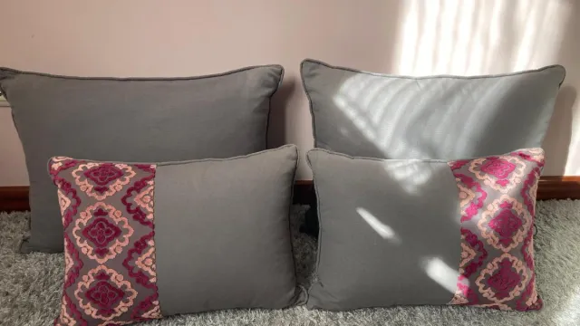 Habitación completa: 2 camas y cabecero+ mesillas.