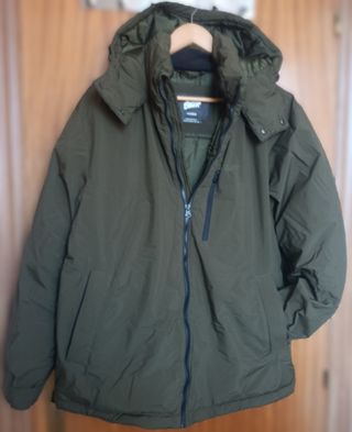 Chubasquero acolchado Pull&Bear capucha verde