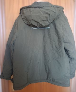 Chubasquero acolchado Pull&Bear capucha verde