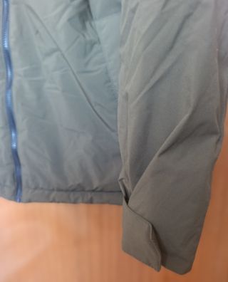 Chubasquero acolchado Pull&Bear capucha verde