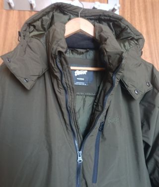 Chubasquero acolchado Pull&Bear capucha verde