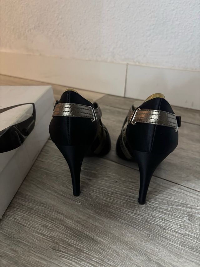 Zapatos Nine West Talla 7M Negros