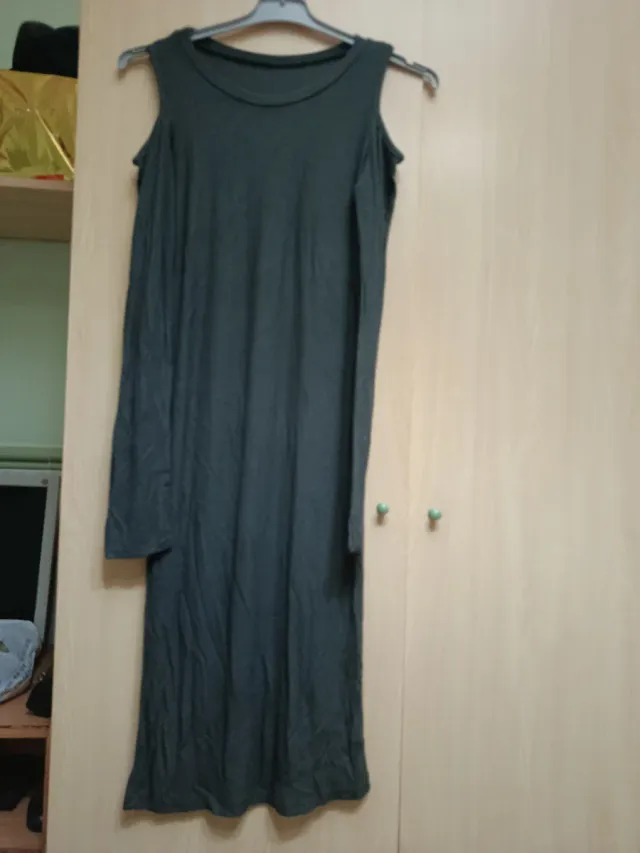 Vestido largo verde con hombros descubiertos Licra