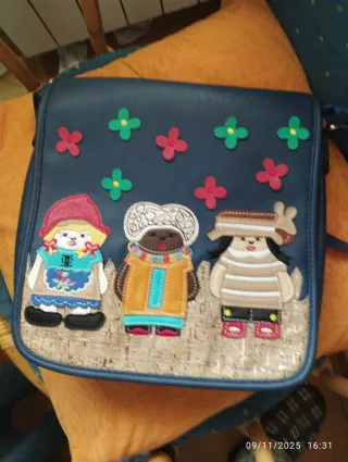 Bolso bandolera 27 x 27 CMS.