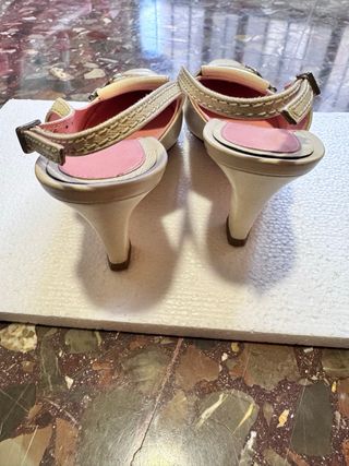 Salvatore Ferragamo Sandalias Beige y Rosa