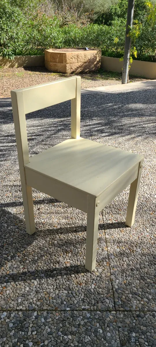 Silla infantil de madera color beige/amarillo