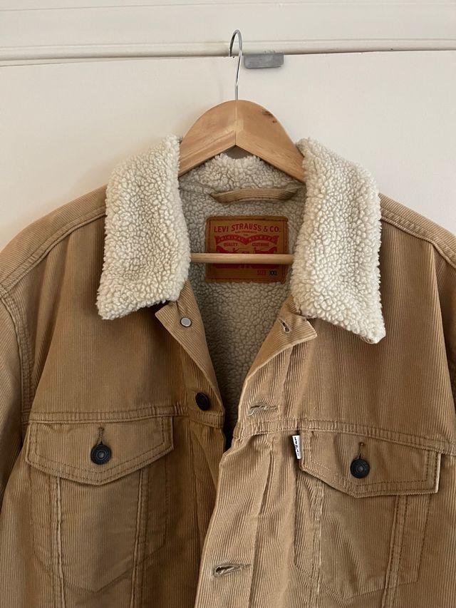Chaqueta Levi's pana beige forro sherpa