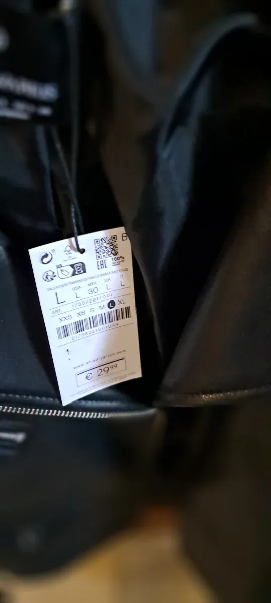 Chaqueta efecto piel talla L. Nueva a estrenar.