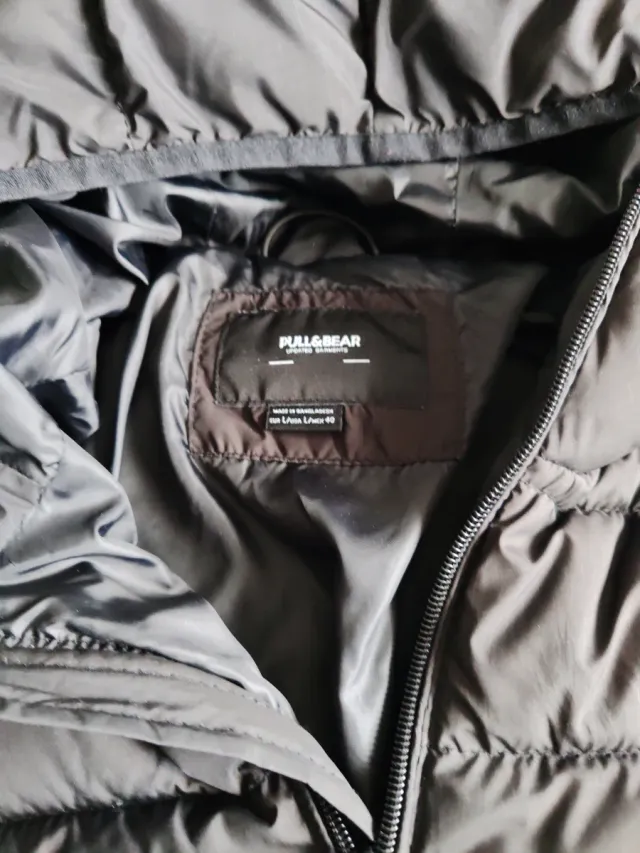 Cazadora negra P&B acolchada con capucha