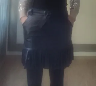 Falda negra con volantes