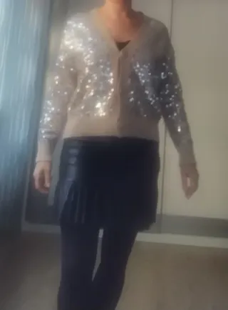 Falda negra con volantes