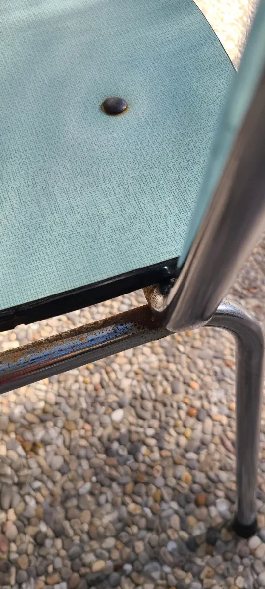 Silla infantil vintage metal y madera.