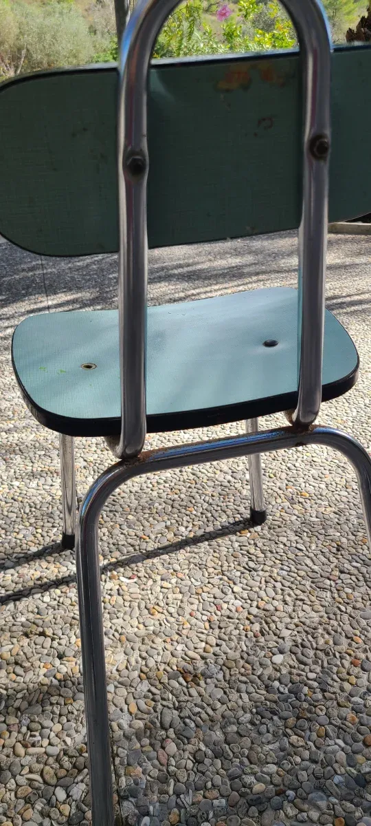 Silla infantil vintage metal y madera.